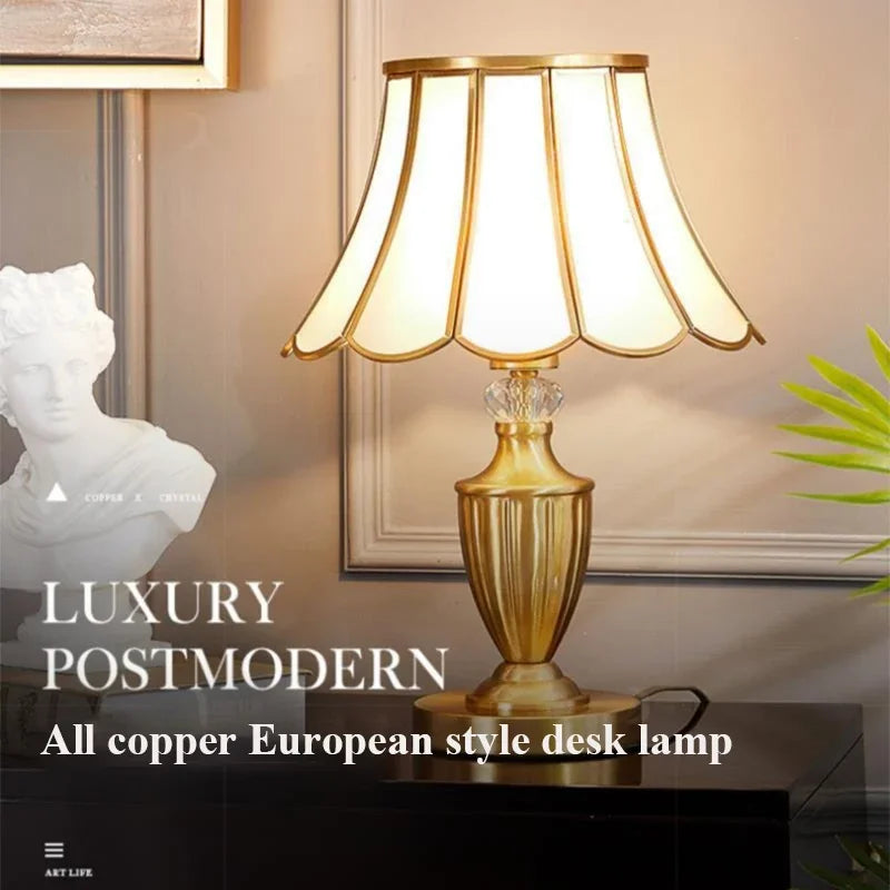 American Modern Brass Gold Desk Lamp LED Creative Retro Luxury Bedroom Bedside Glass Lamp Pure Copper Home Decoration Desk Lamp