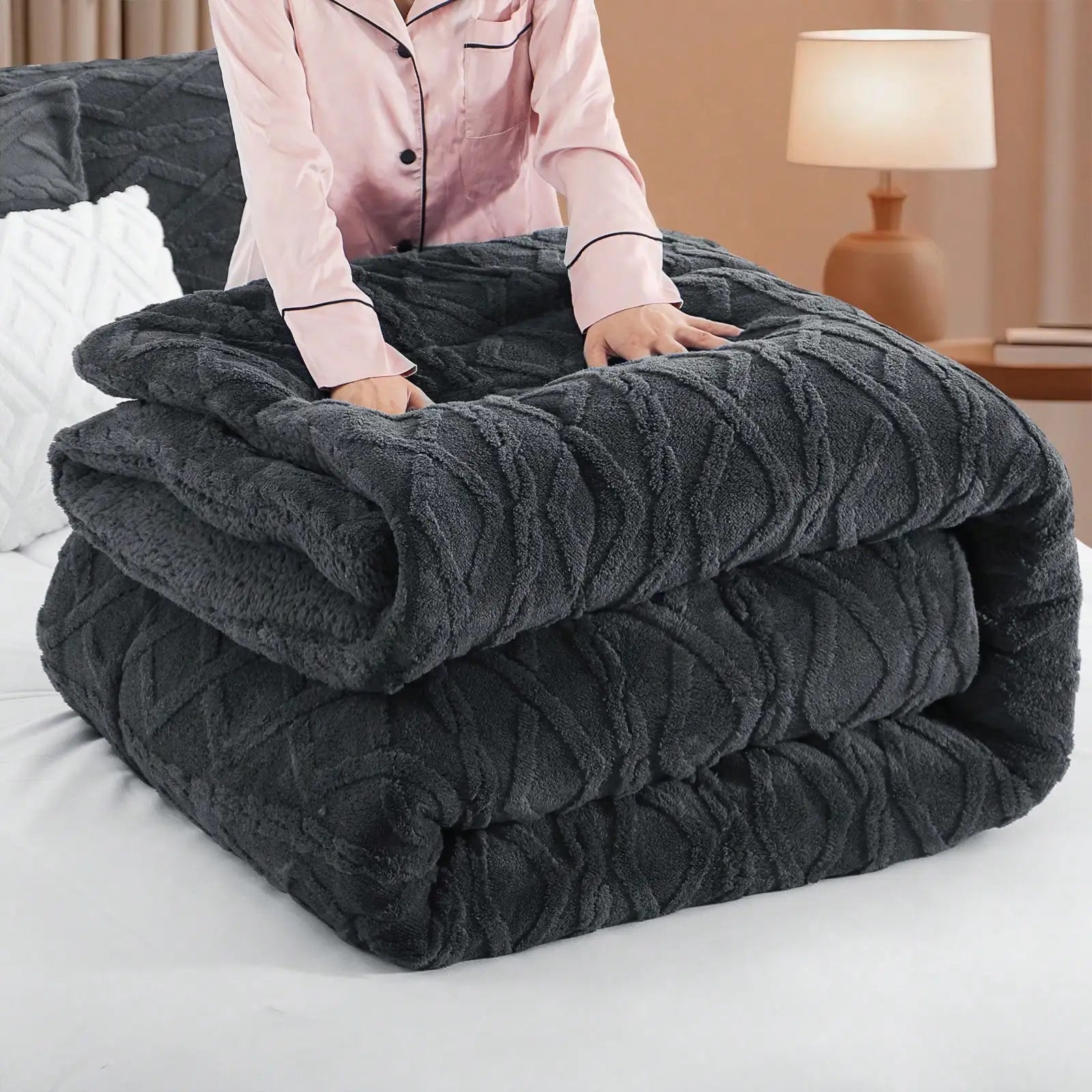 1pc Thick Ultra-Soft Taffeta Comforter - Warm & Cozy Winter Quilt, Breathable Fluffy Plush Double Sided Velvet Blanket,Washable