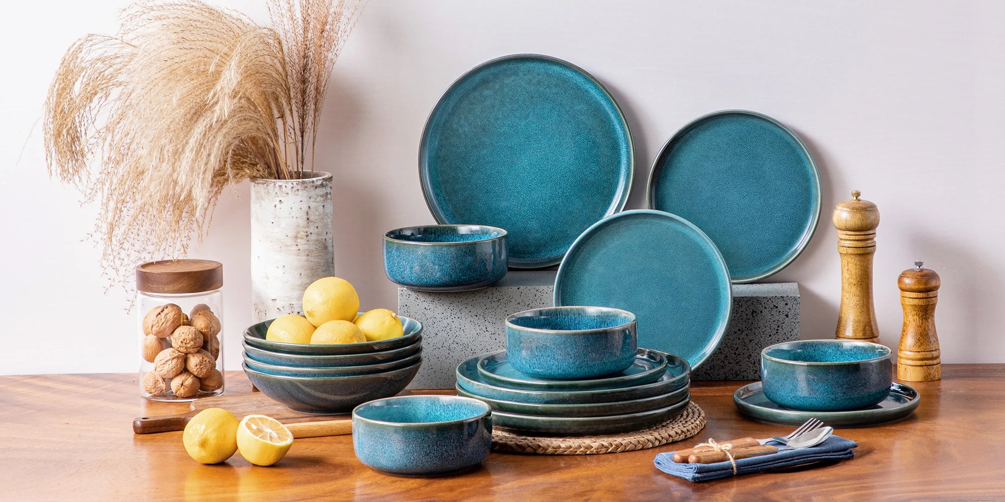 vancasso 16/32 Piece Reactive Glaze Ceramic Dinner Set Blue Tableware Set with 4/8pcs Dinner Plate/ Dessert/Soup/Bowl for 4