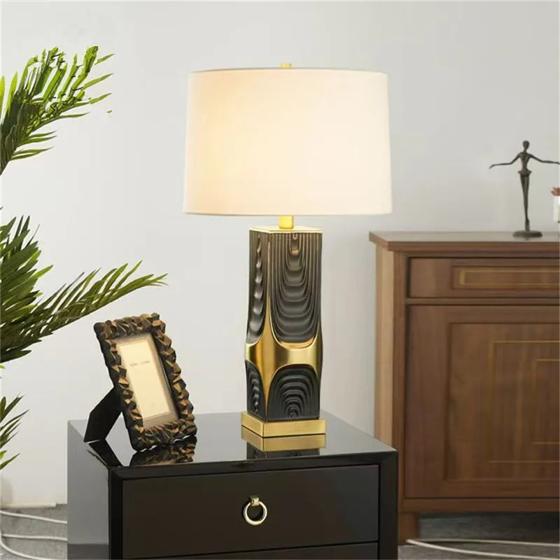Contemporary Luxury Ceramic Table Lamp LED American Creativity Living Room Bedroom Study Villa Hotel Bedside Desk Light