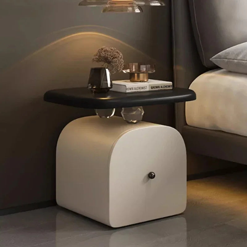Modern Unique Bedside Table Cute Style Design Glamour Luxury Nightstands Trendy Storage Mesita De Noche Bedroom Furniture
