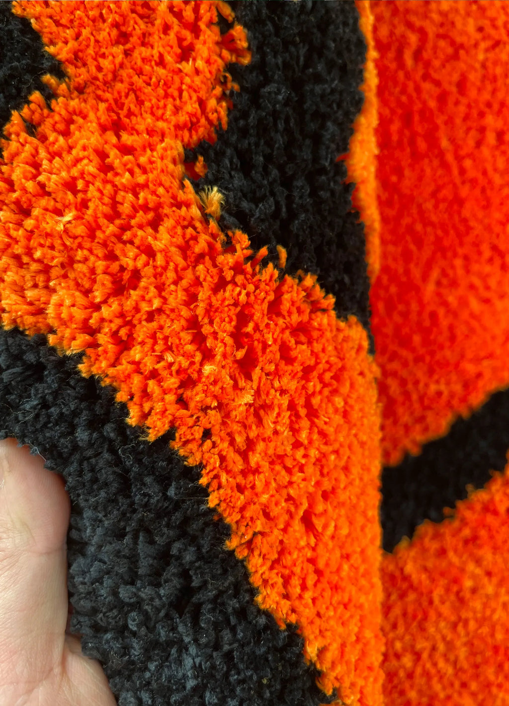 Twisted Smiling Plush Carpet Rug – Handmade Fluffy Area Rug for Bedroom and Bathroom