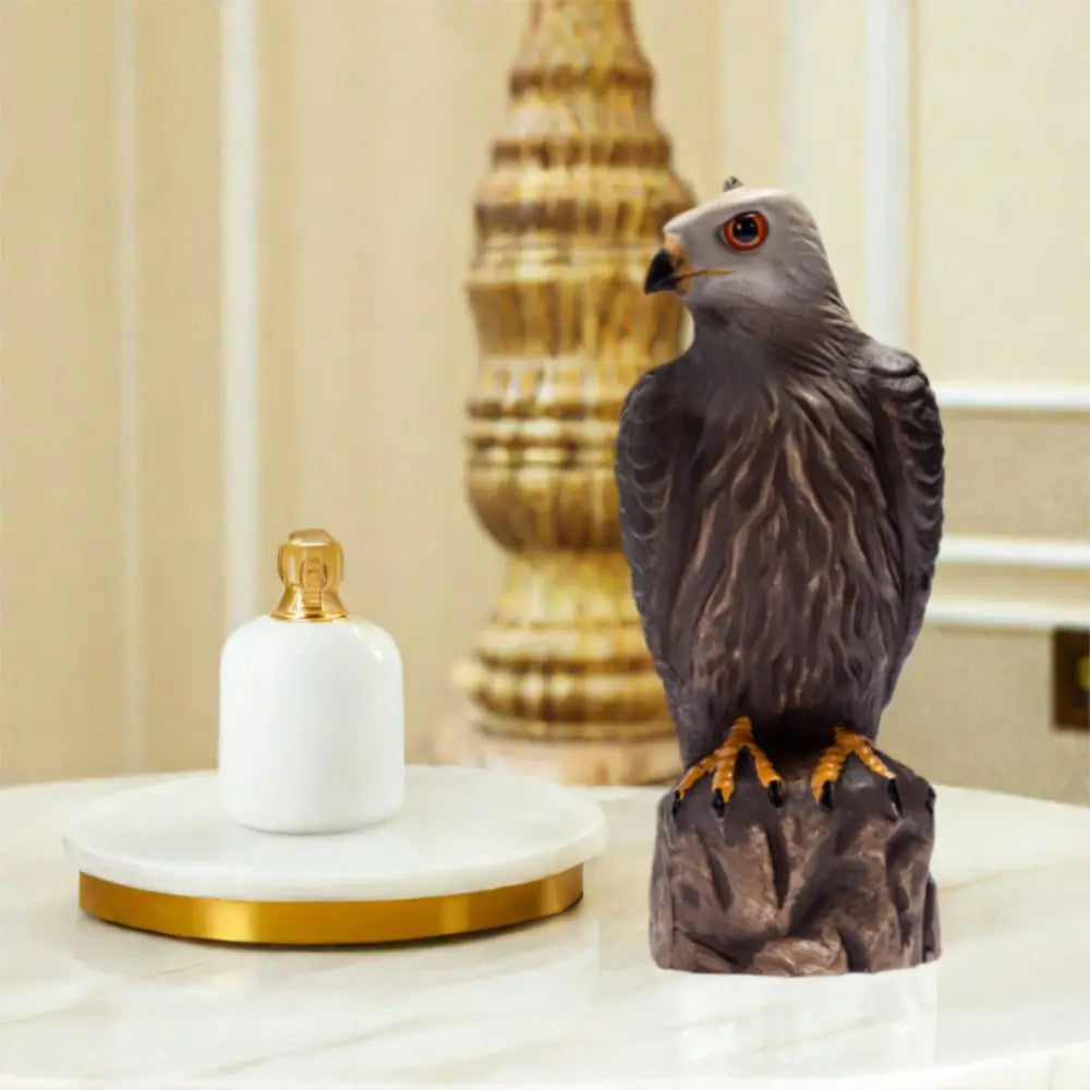 Lifelike Garden Eagle Statue Sturdy Waterproof Birds Decoy Hawk Realistic Resin Crafts Eagle Repellents Statue Home Garden Decor