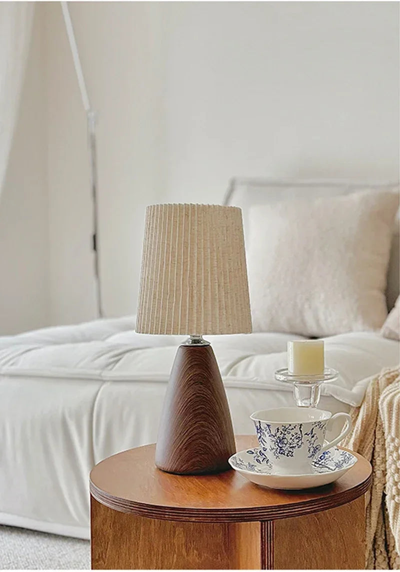 LED Table Lamp Retro Bedroom Fabric Pleated USB Study For Home Room Decor Desktop Decorative Ambiance Bedrooms Bedside Desk Lamp