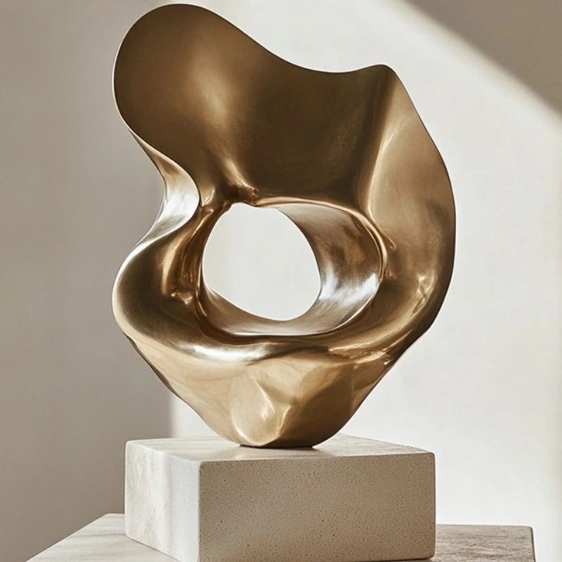 Creative Sculptures Luxury Golden Figurines Modern Resin Miniature for Living Rooms Artwork Decoration and Table Accessories