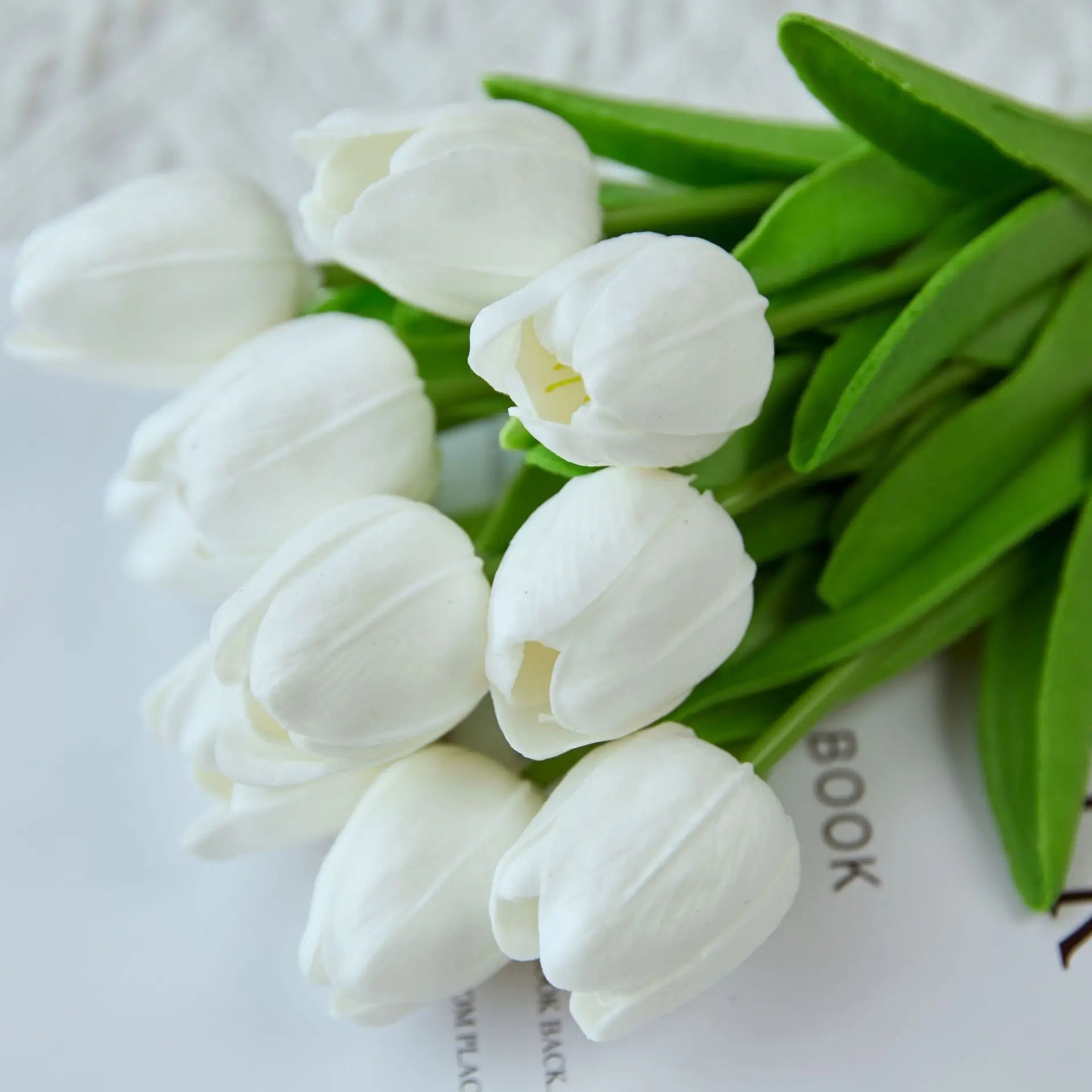 Artificial Tulip Stems – White PE Foam Flowers (33 cm, 1 / 3 / 5 / 10 Pack)