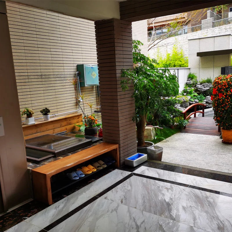 Nordic Modern Solid Wood Entryway Bench – Double-Layer Shoe Rack Storage Bench