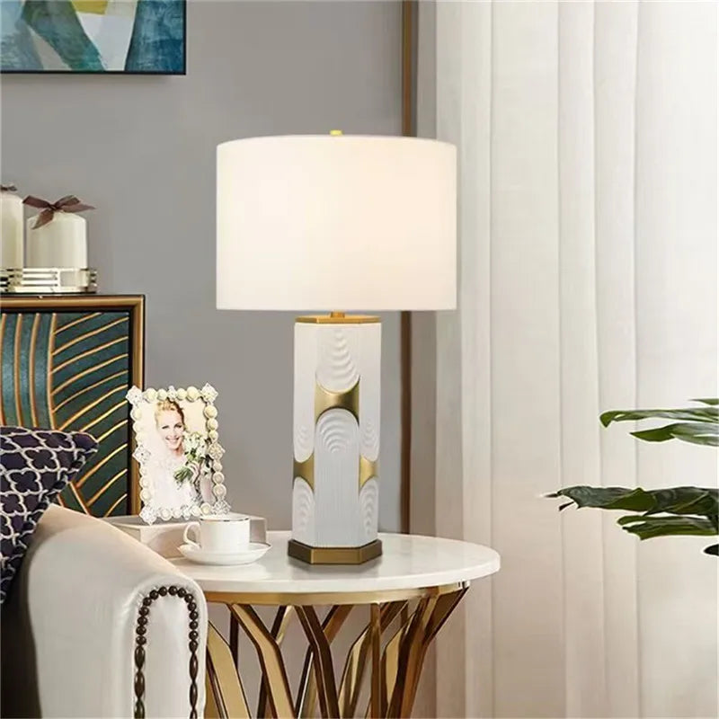 Contemporary Luxury Ceramic Table Lamp LED American Creativity Living Room Bedroom Study Villa Hotel Bedside Desk Light