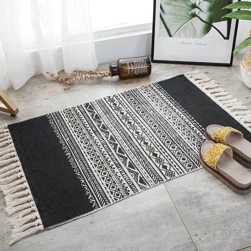 60*90CM Living Rooms Bedrooms Home Decor Retro Bohemian Hand Woven Cotton Linen Carpets Tassel Bedside Rug Geometric Floor Mat