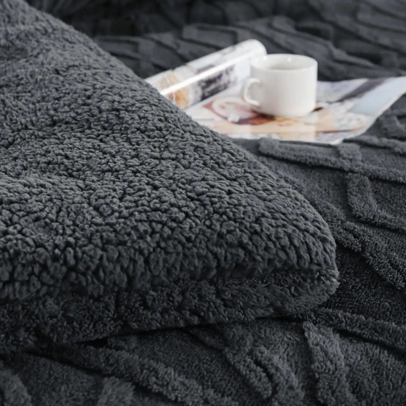 1pc Thick Ultra-Soft Taffeta Comforter - Warm & Cozy Winter Quilt, Breathable Fluffy Plush Double Sided Velvet Blanket,Washable