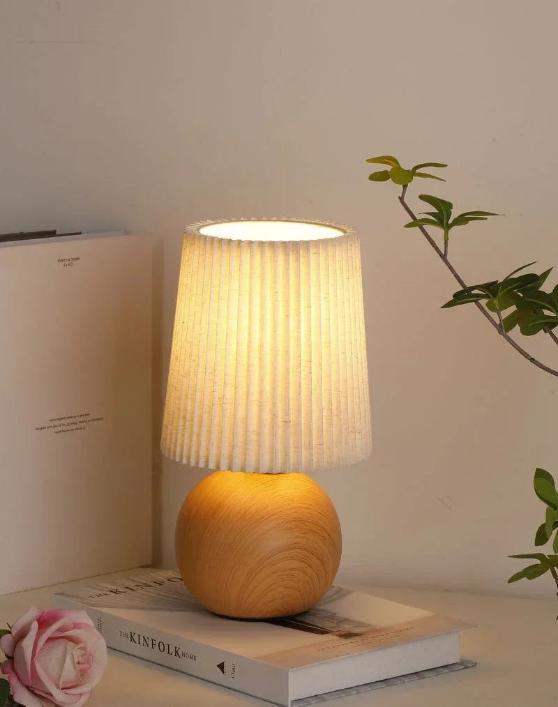 LED Table Lamp Retro Bedroom Fabric Pleated USB Study For Home Room Decor Desktop Decorative Ambiance Bedrooms Bedside Desk Lamp