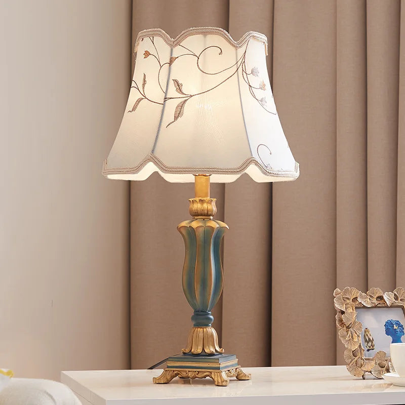 European Luxury Vintage Table Lamp American Classic Bedside Lamps Romantic Wedding Room Decor