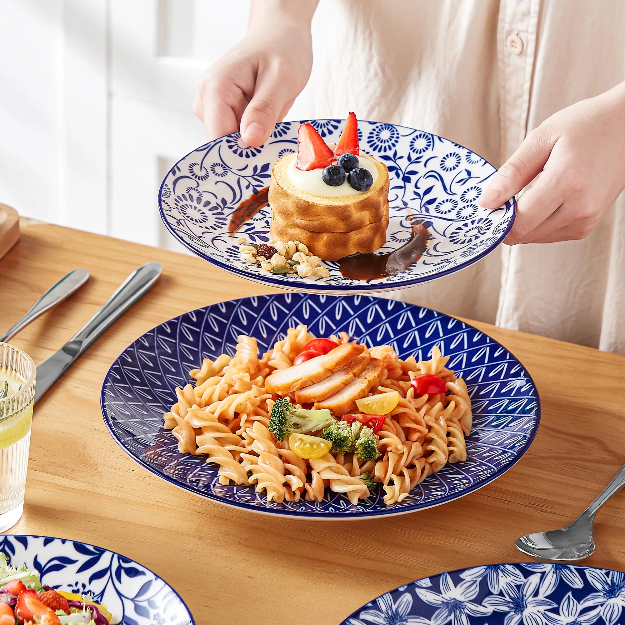 vancasso 12/24/36 Piece Chinese Blue and White Porcelain Plate Set Tableware Set with 4PCS Dinner Plate/Dessert Plate/Ceral Bowl