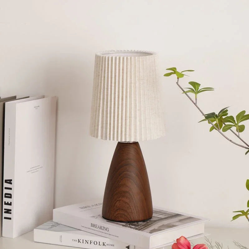 LED Table Lamp Retro Bedroom Fabric Pleated USB Study For Home Room Decor Desktop Decorative Ambiance Bedrooms Bedside Desk Lamp