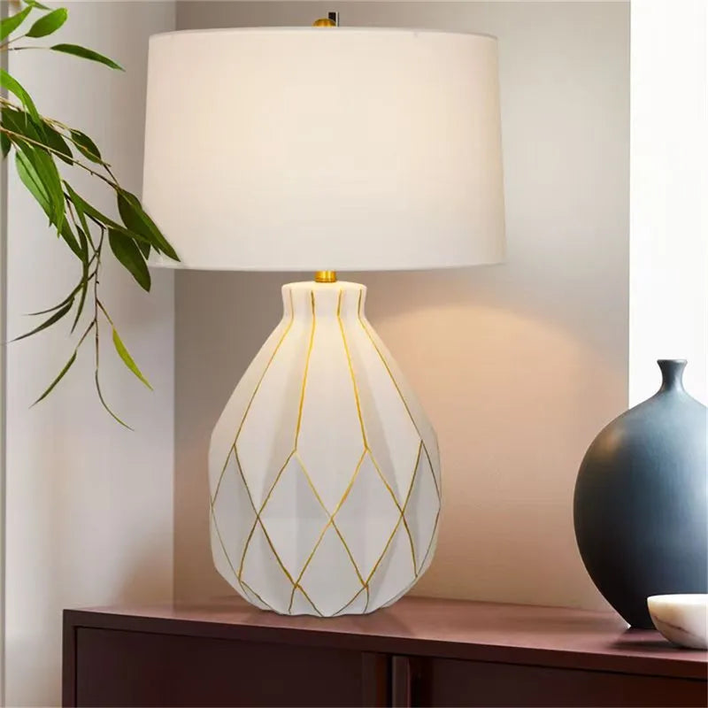 Contemporary Luxury Ceramic Table Lamp LED American Creativity Living Room Bedroom Study Villa Hotel Bedside Desk Light