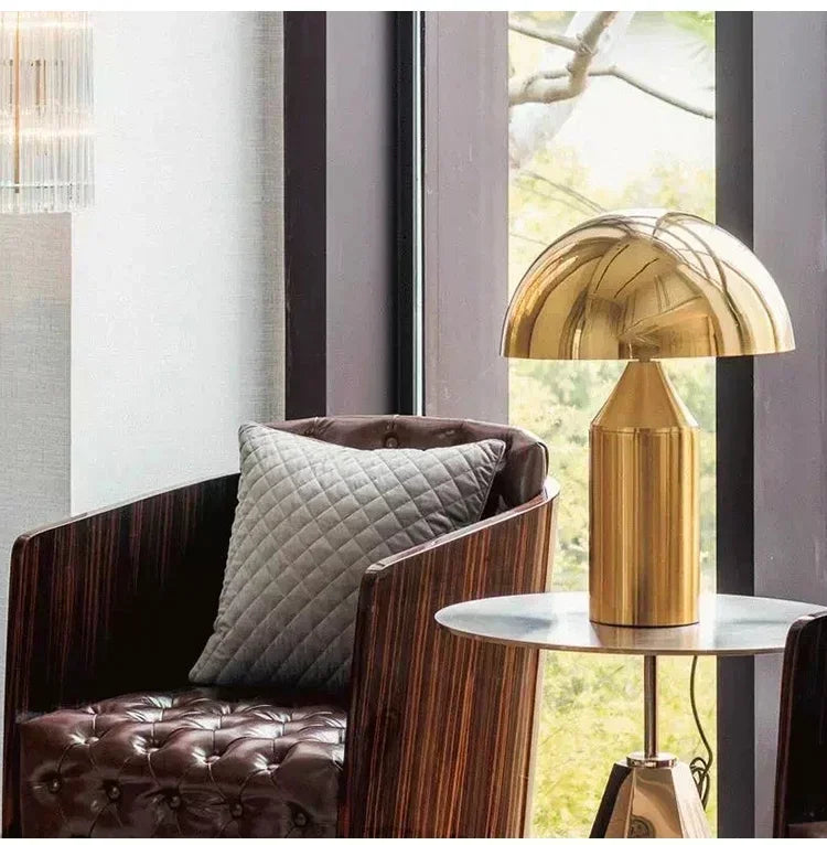 Italian luxury mushroom LED floor lamp metal Nordic eye protection bedside table lamp high-end home decoration lighting fixture