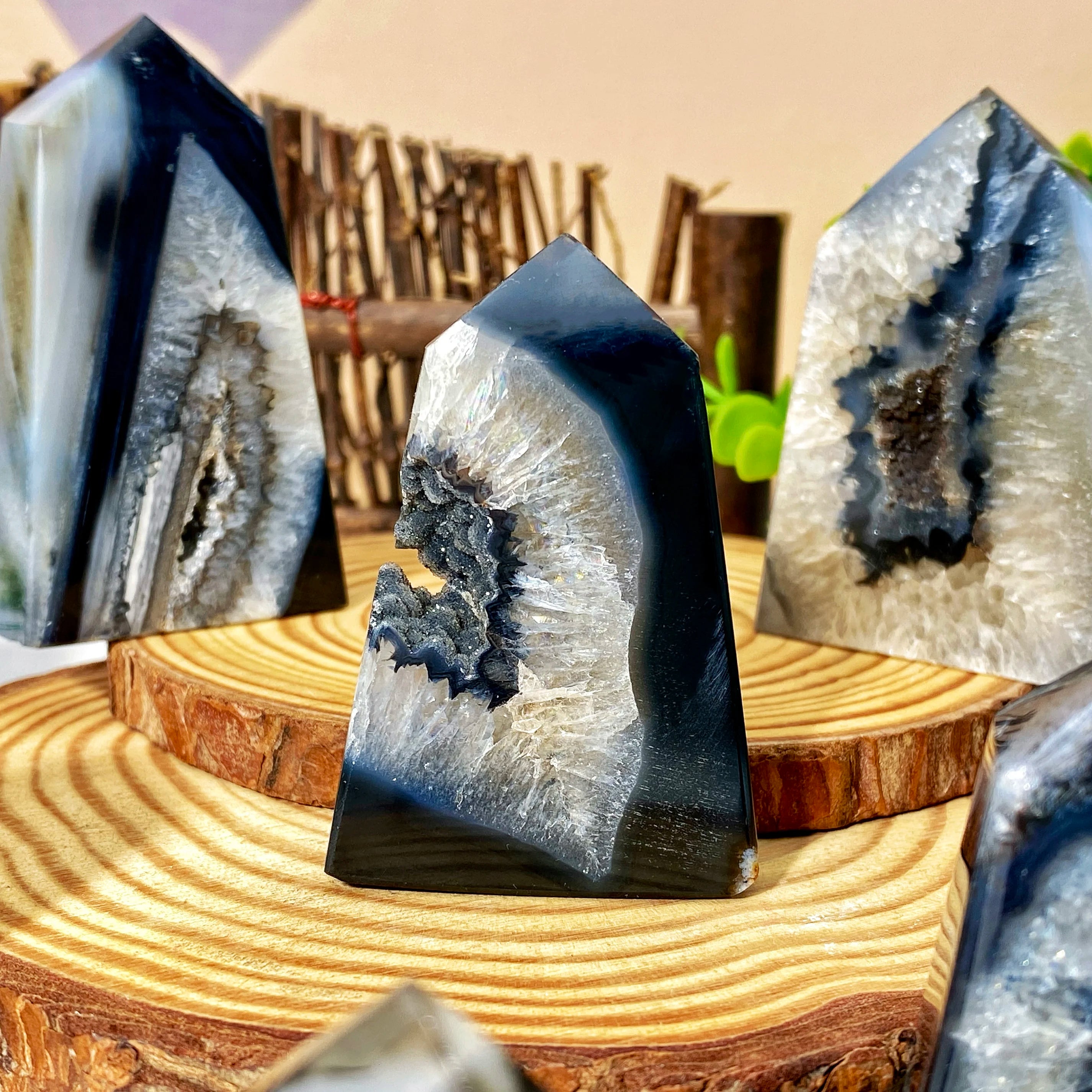 1PC Random High Quality Black Sardonyx Geode Agate Point,Natural Crystal Point,Home Decoration,Glitter,Christmas Gift