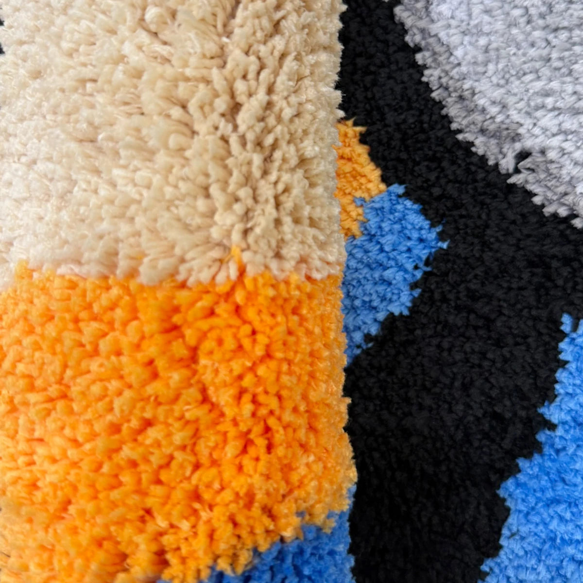 Round CD Shaped Tufted Flocking Rug, 3D Soft Pile Non-Slip Carpet, Modern Home Decor for Living Room Bedroom