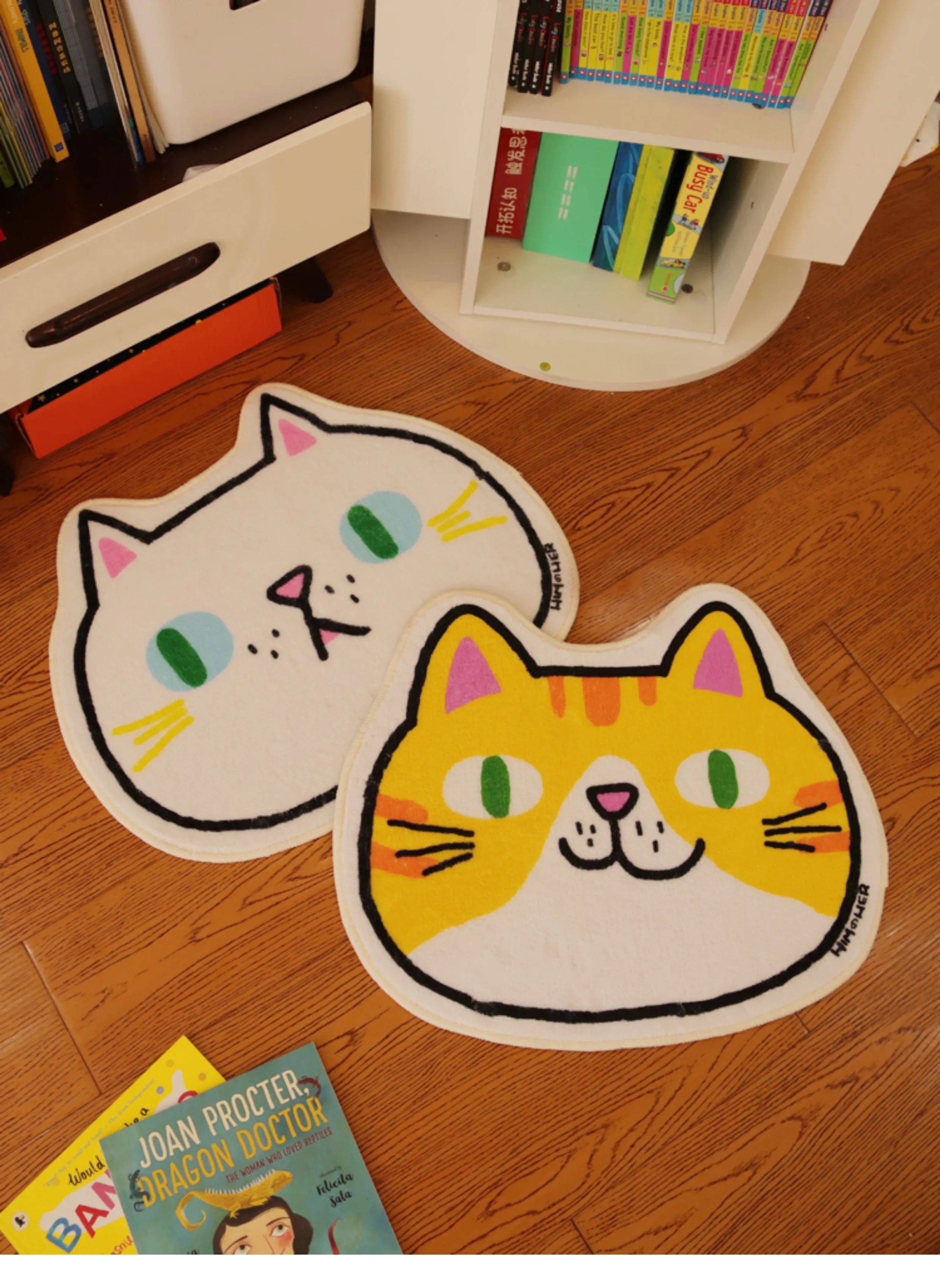 VIKAMA Cat Illustrated Carpet Cute Soft Comfortable Non-Slip Area Carpet Cat Cafe Living Room Bedroom Foot Mat Home Decor Rug