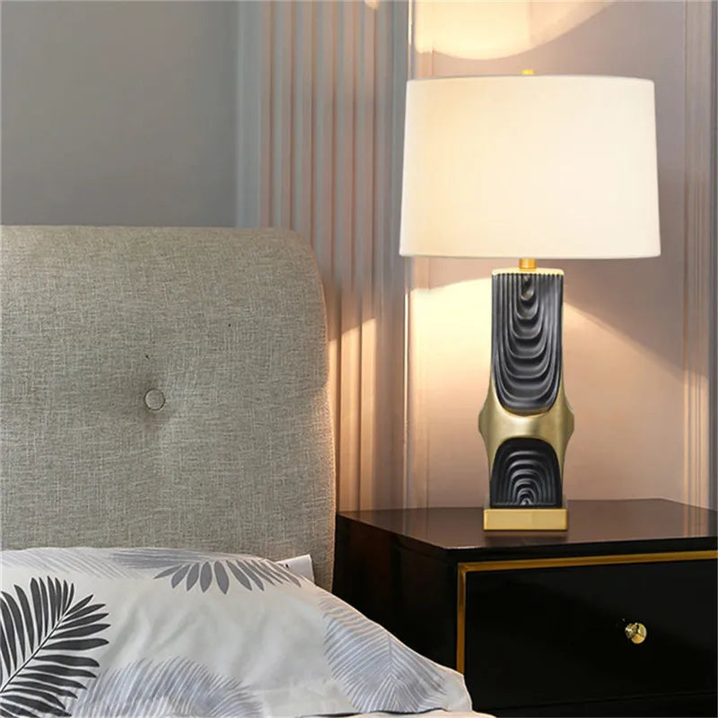 Contemporary Luxury Ceramic Table Lamp LED American Creativity Living Room Bedroom Study Villa Hotel Bedside Desk Light