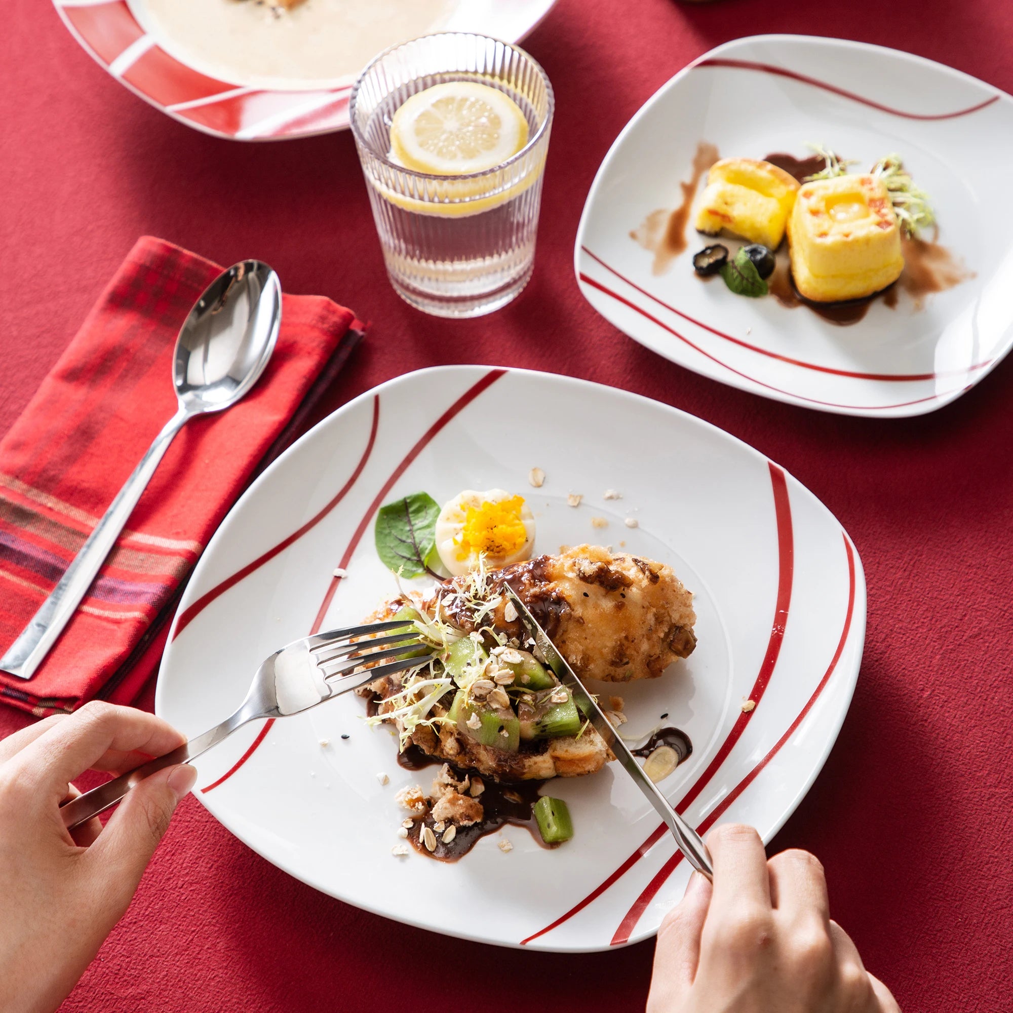 MALACASA Series Felisa 30 Piece Red Stripes Ivory White Porcelain Dinner Set with 6 Piece Cups Saucers Dessert Soup Dinner Plate